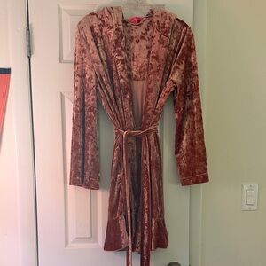 Betsey Johnson Velvet Hooded Robe in Rose